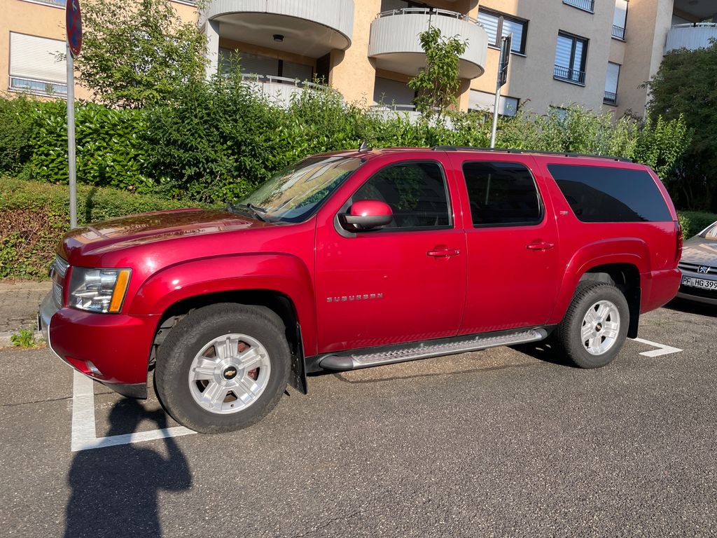 Bild des Angebotes Chevrolet Suburban Allrad 5.3 Liter V8