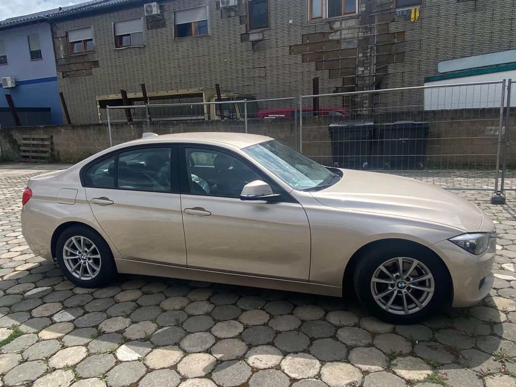 Bild des Angebotes BMW 320i -