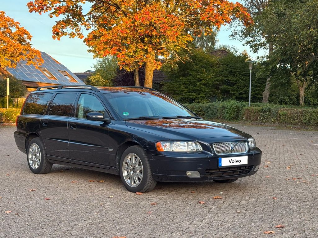 Bild des Angebotes Volvo V70 2.4 Momentum | 5-Zylinder | AHK | 140