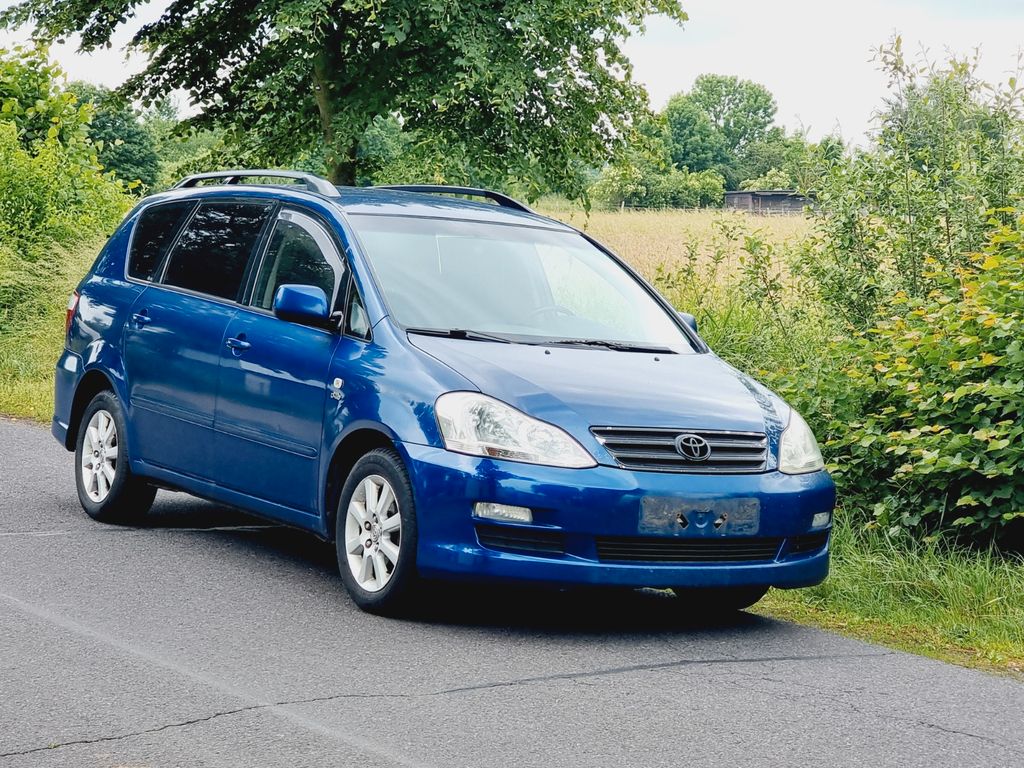 Bild des Angebotes Toyota Avensis Verso 2.0 D-4D Klima