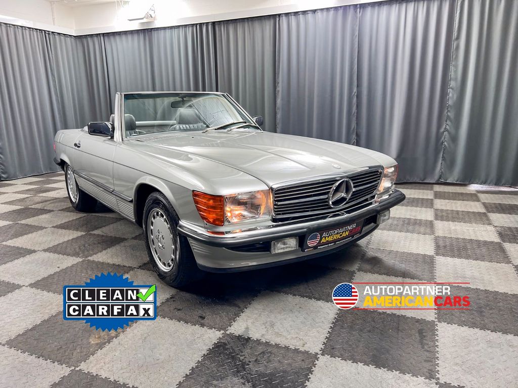 Bild des Angebotes Mercedes-Benz SL 560 V8, deutsche Stoßstangen + neues Dach