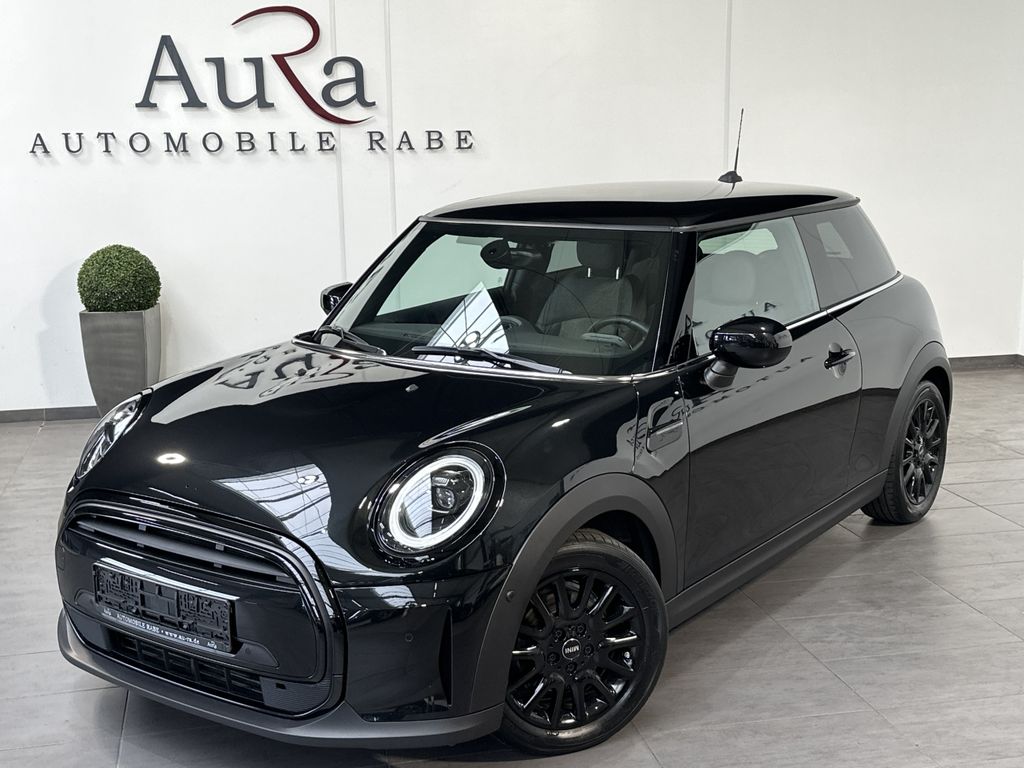 MINI Cooper Classic Trim Black Ext. NAV+LED+KAM+CARPL