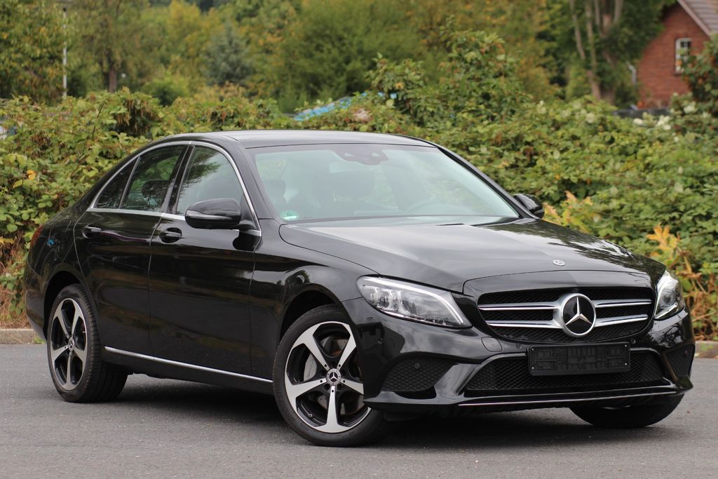 Bild des Angebotes Mercedes-Benz C 400 *LED*PANO*NAVI*PDC*4Matic