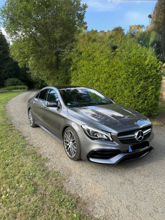 Mercedes-Benz CLA 45 AMG CLA 45 4MATIC DCT Standard