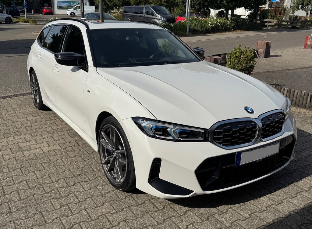 Bild des Angebotes BMW M340i xDrive Touring LCI,Pano,AHK,AdLED,LivePro