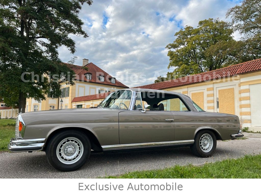 Bild des Angebotes Mercedes-Benz 280SE 3.5 W111 Klima Leder FH Restauriert bei MB