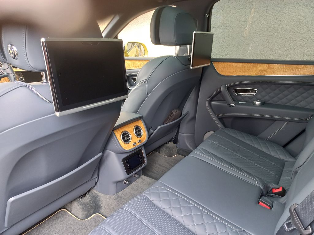 Bild des Angebotes Bentley W12- Mulliner,BLACK-EDITION,Mega Voll.Neuwertig