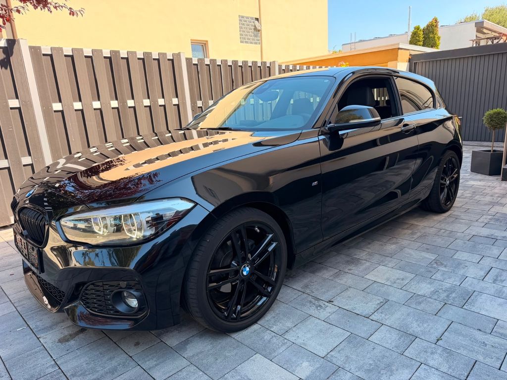 Bild des Angebotes BMW 118i M Sport M Sport Performance