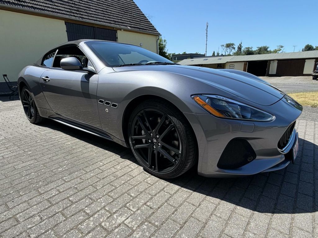 Bild des Angebotes Maserati GranCabrio 4.7 V8 MC I Seltene Farbkombi I 2019