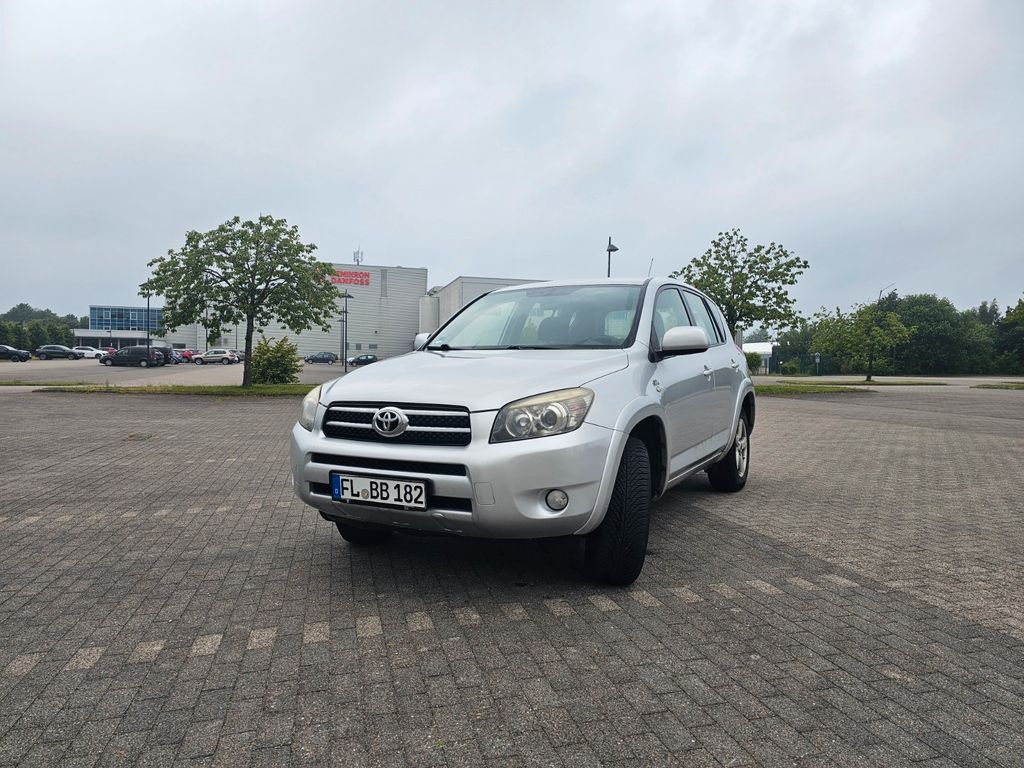 Bild des Angebotes Toyota RAV 4 2.2-l-D-CAT 4x4 Sol Sol