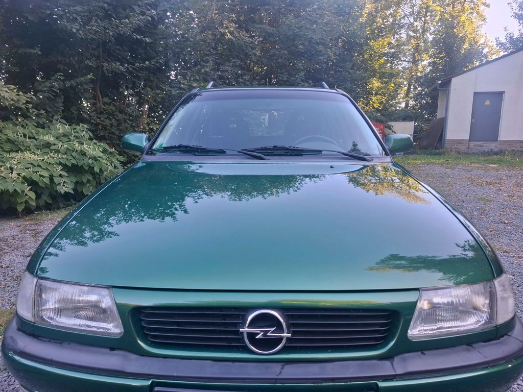 Opel  Astra F Cara. 1.6 16V   TOP Zustand  TÜV 09/28