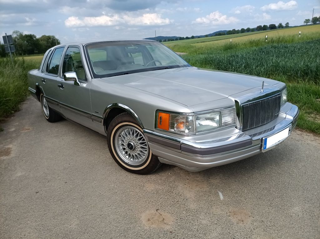 Bild des Angebotes Lincoln Town Car Cartier 1990 5.0 V8, TOP Zustand, TÜV