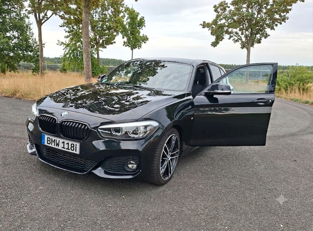 Bild des Angebotes BMW 118i M Sport Shadow Line Edition, LED, DAB, AHK