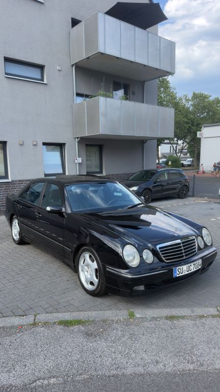 Bild des Angebotes Mercedes-Benz E 430 W210 AVANTGARDE V8 *3.Hand*Scheckheft*TÜV*