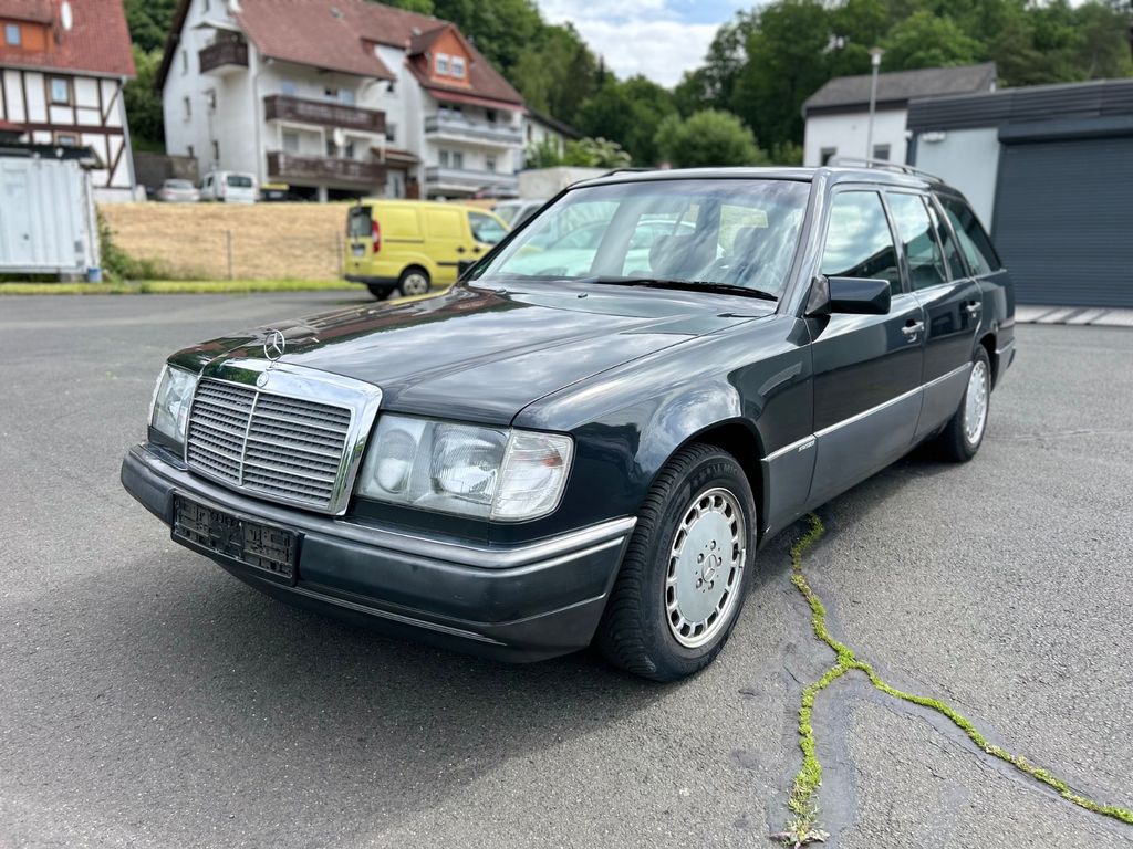 Mercedes-Benz 220 TE W124 OLDTIMER*TÜV NEU*SCHIEBEDACH*AHK