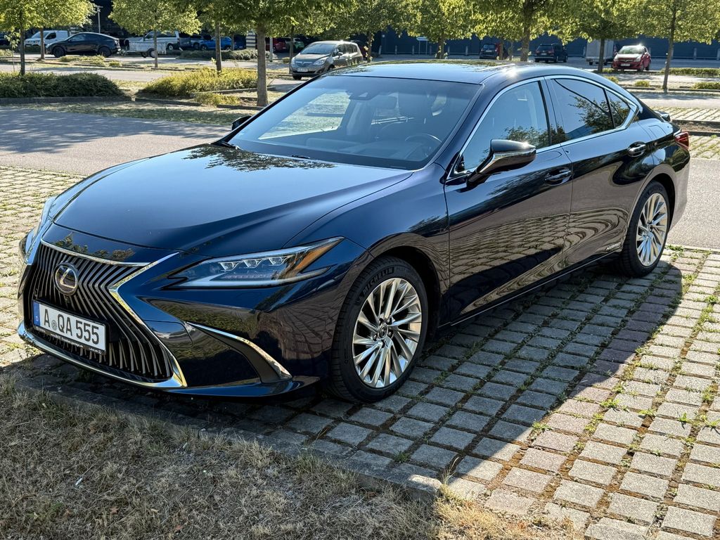 Bild des Angebotes Lexus ES 300h Luxury / 2.Hand / Scheckheftgepflegt