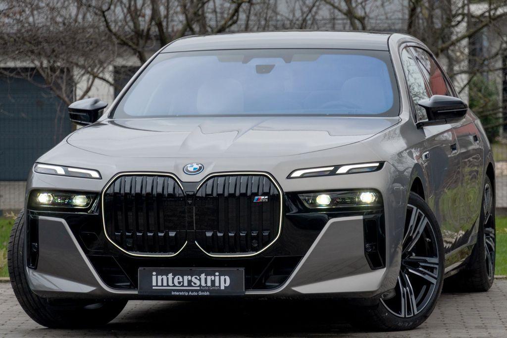 BMW M760e TOPZUSTAND.SKY.EXECUTIVE.DR.ASS.PRO.B&W
