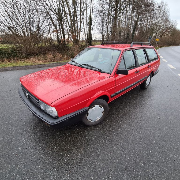 Volkswagen Passat Variant 1,8i -32B- Oldtimer Erstlack