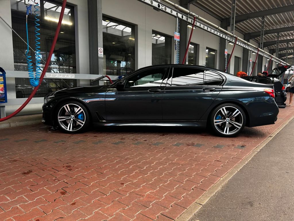 Bild des Angebotes BMW 750d xDrive -M paket voll checkefft  pano