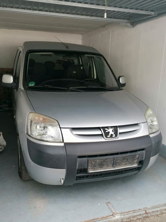 Bild des Angebotes Peugeot Partner Combispace 110 Combispace