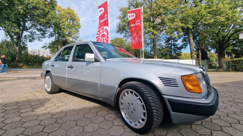 Bild des Angebotes Mercedes-Benz W124 300D Turbo, sehr sauber Top Zustand Tüv neu