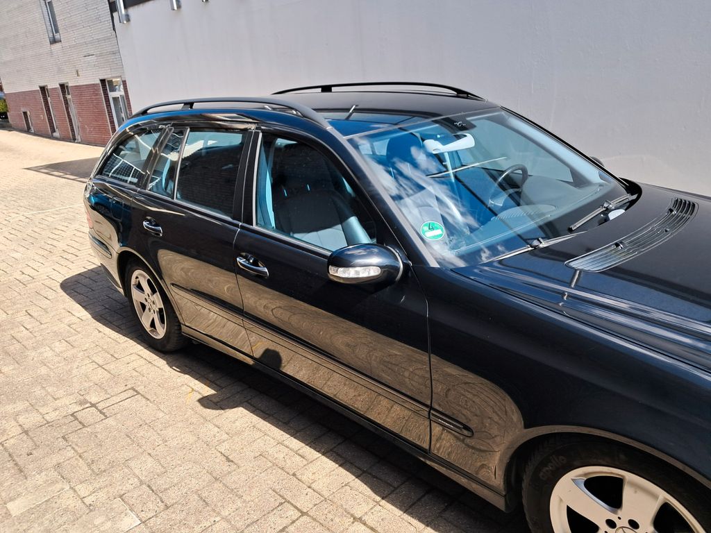 Bild des Angebotes Mercedes-Benz E 240 T Classic
