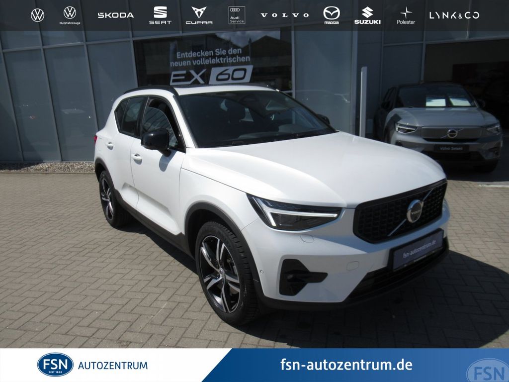 Bild des Angebotes Volvo XC40 B4 Plus Dark