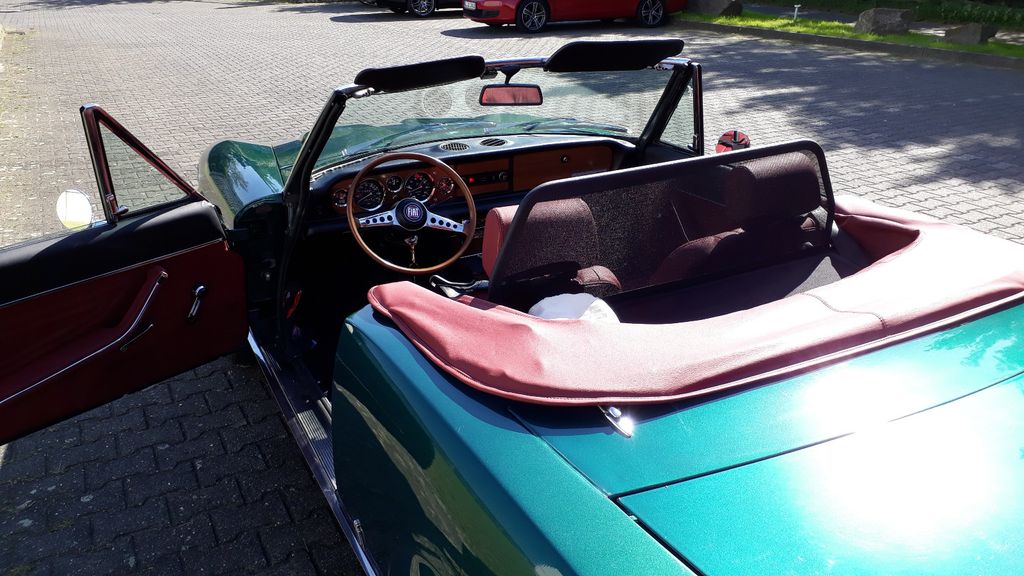 Bild des Angebotes Fiat 124 Spider CS 2000 i.e. Pininfarina