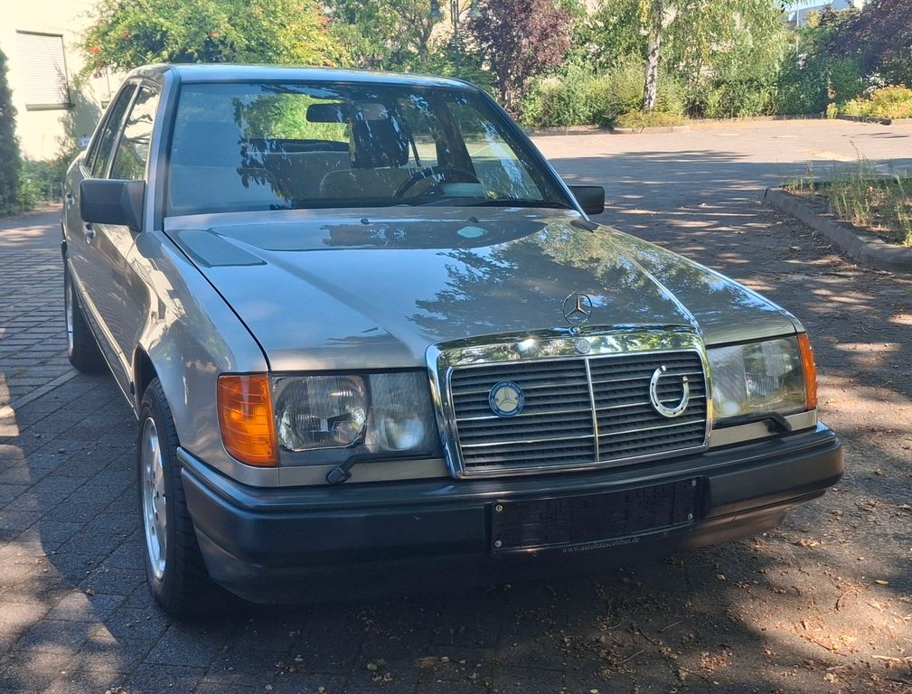 Bild des Angebotes Mercedes-Benz 230 E
