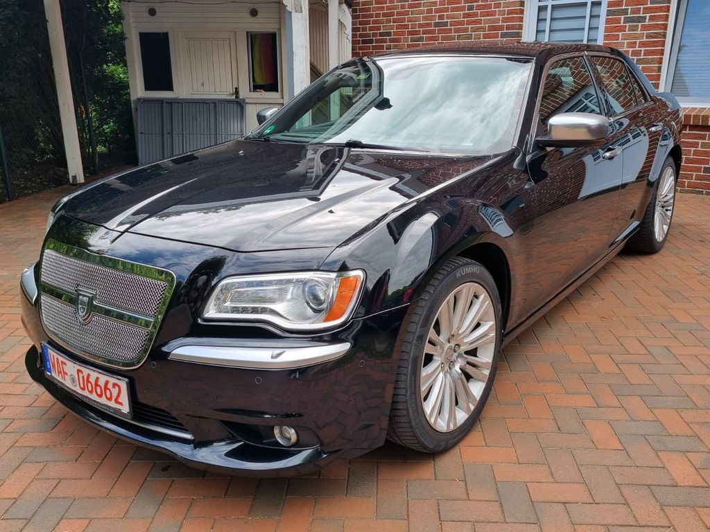 Bild des Angebotes Chrysler 300C 3.6 V6+Pano+Keyless+Sitzklima+Kamera+20"+