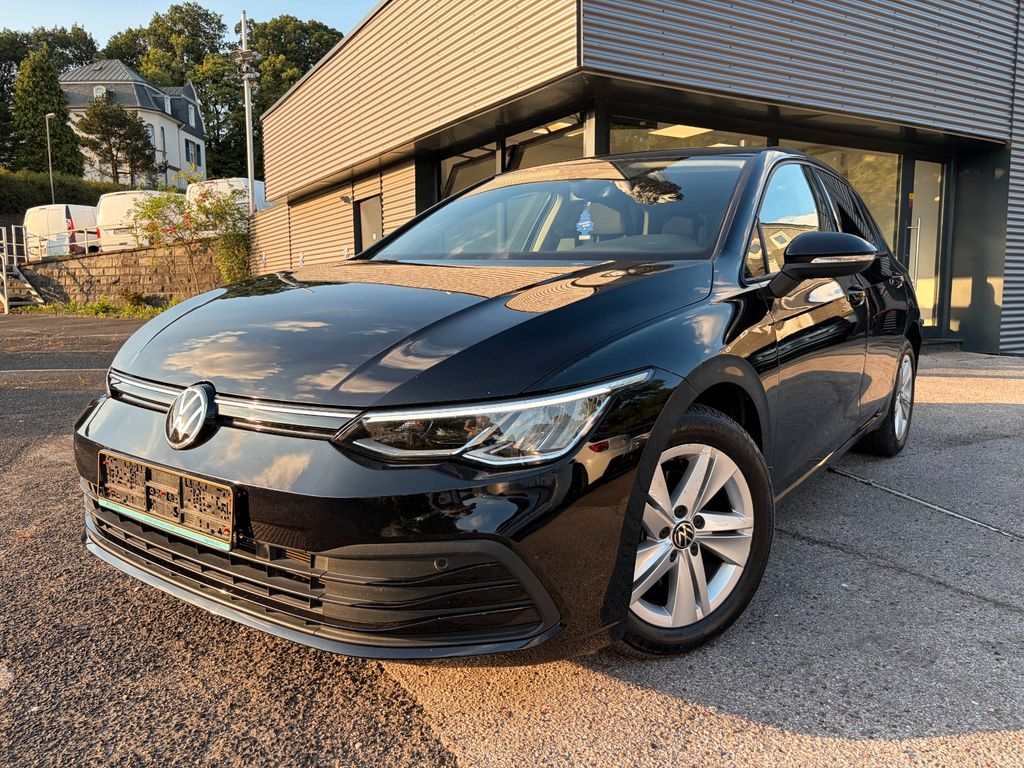 Bild des Angebotes Volkswagen Golf VIII Lim. Life TGI