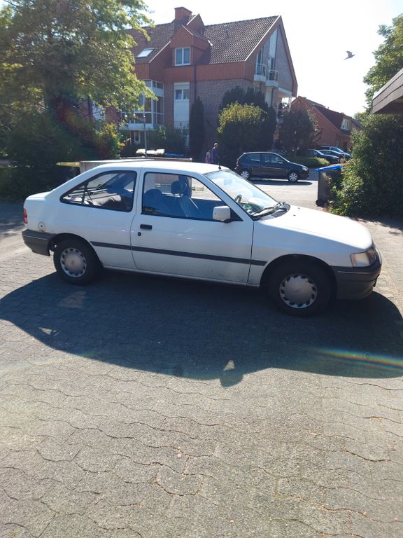 Bild des Angebotes Ford Escort 1.3 1992  2. Hand 110 000 km