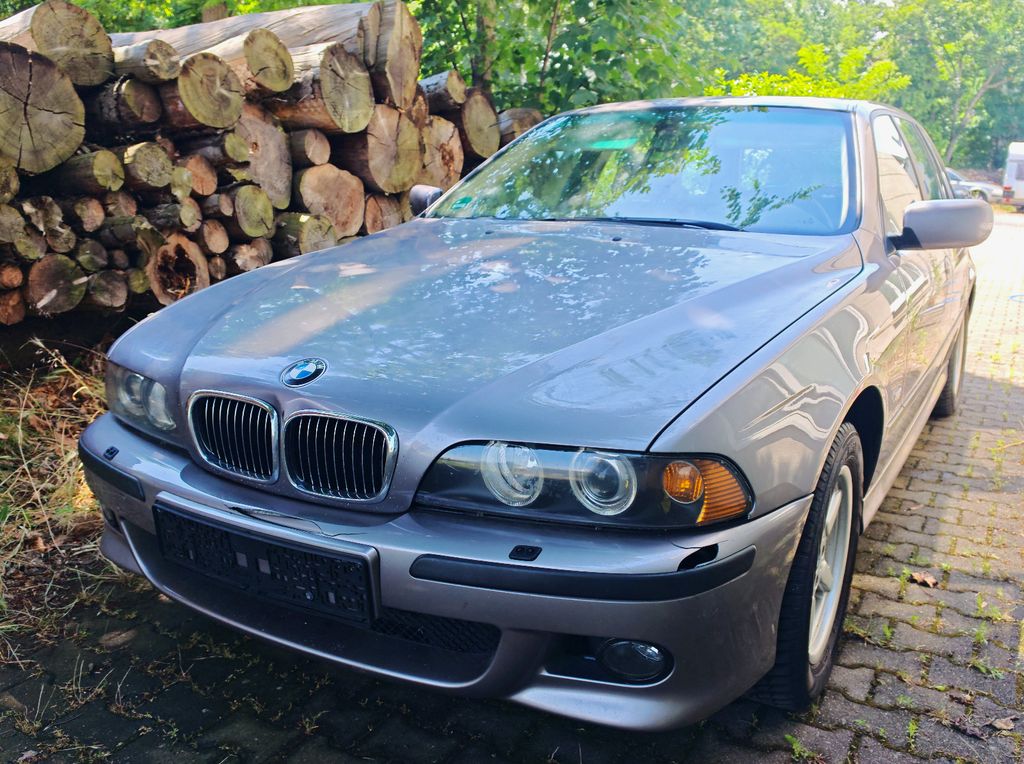 Bild des Angebotes BMW 528i Touring E39 von 2000 als Teilespender
