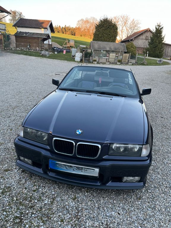 Bild des Angebotes BMW 328i Cabrio Individual Techno Violett