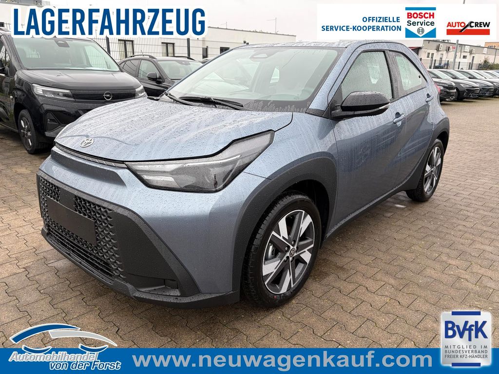 Bild des Angebotes Toyota "Play / EU-Active" 1.5 Hybrid 115PS CVT/AUTOM...