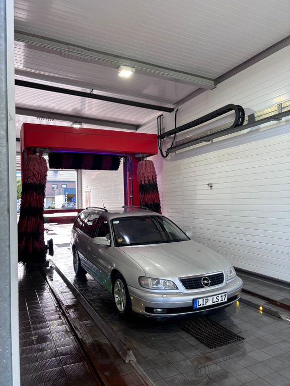 Opel Omega B 2.5 DTI ; 183.295 km ; 2. Hand