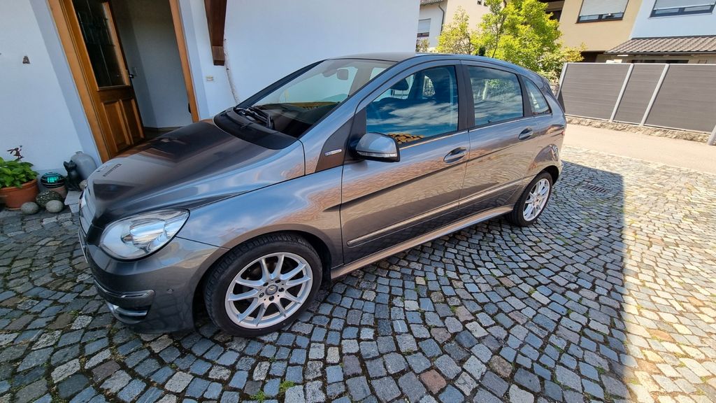 Bild des Angebotes Mercedes-Benz B 180 BlueEFFICIENCY - TÜV NEU