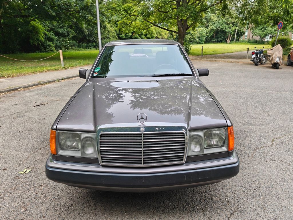 Bild des Angebotes Mercedes-Benz E 260 W124