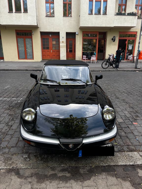 Alfa Romeo Spider 2.0 - Triple Black - 1988