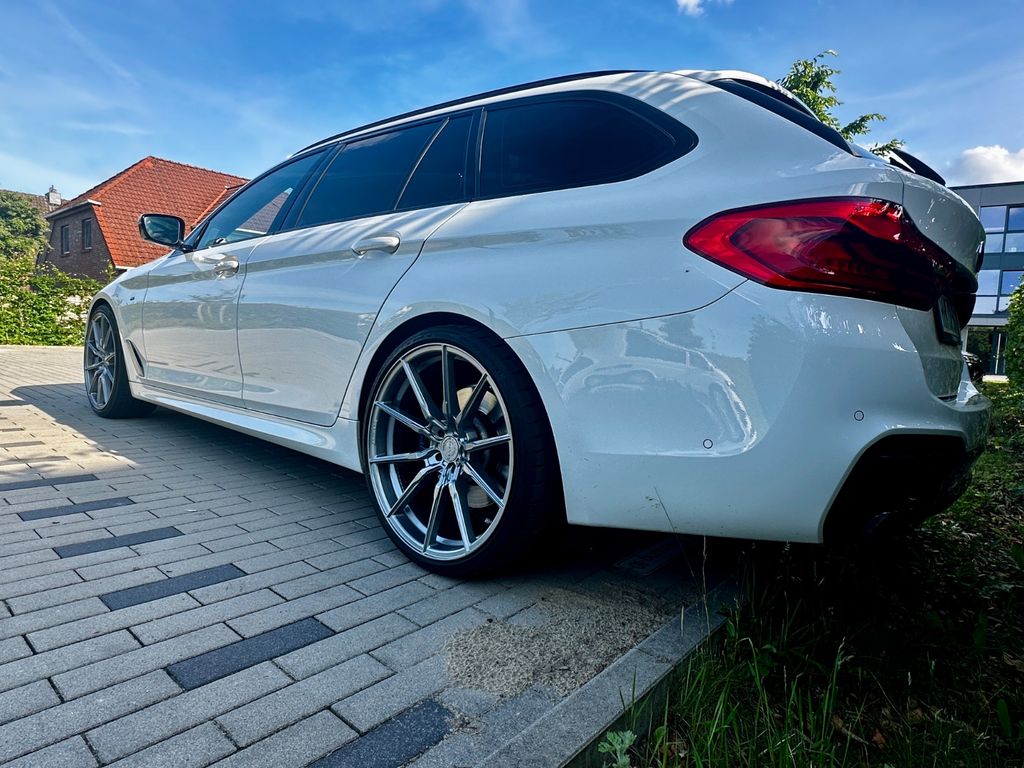 Bild des Angebotes BMW M550d xDrive Touring A -