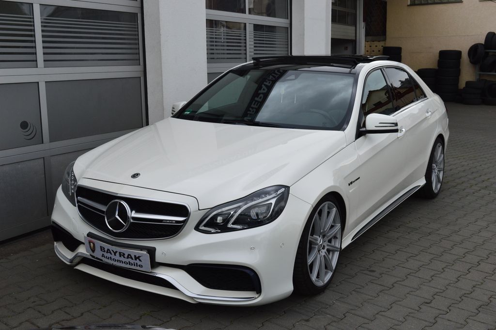 Bild des Angebotes Mercedes-Benz E 63 AMG Lim. 4M*LED*Pano*R-Kamera*HarmanK*Mopf*