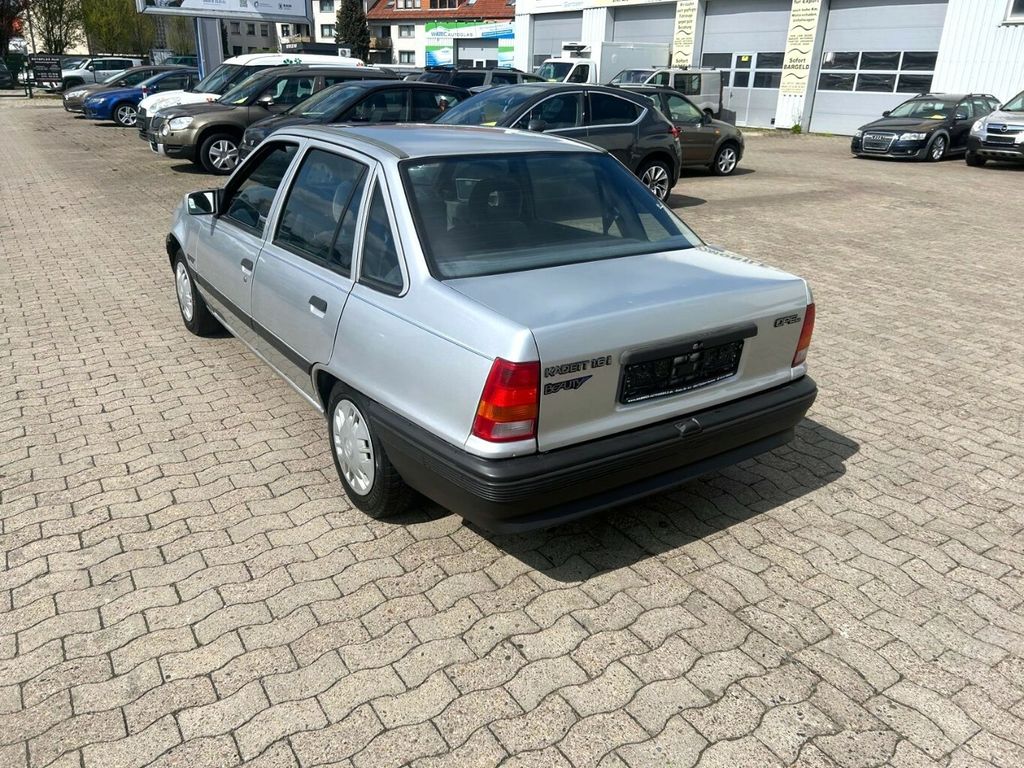 Bild des Angebotes Opel Kadett E Beauty Lim. SEDAN GSD AUTOM- SERVO
