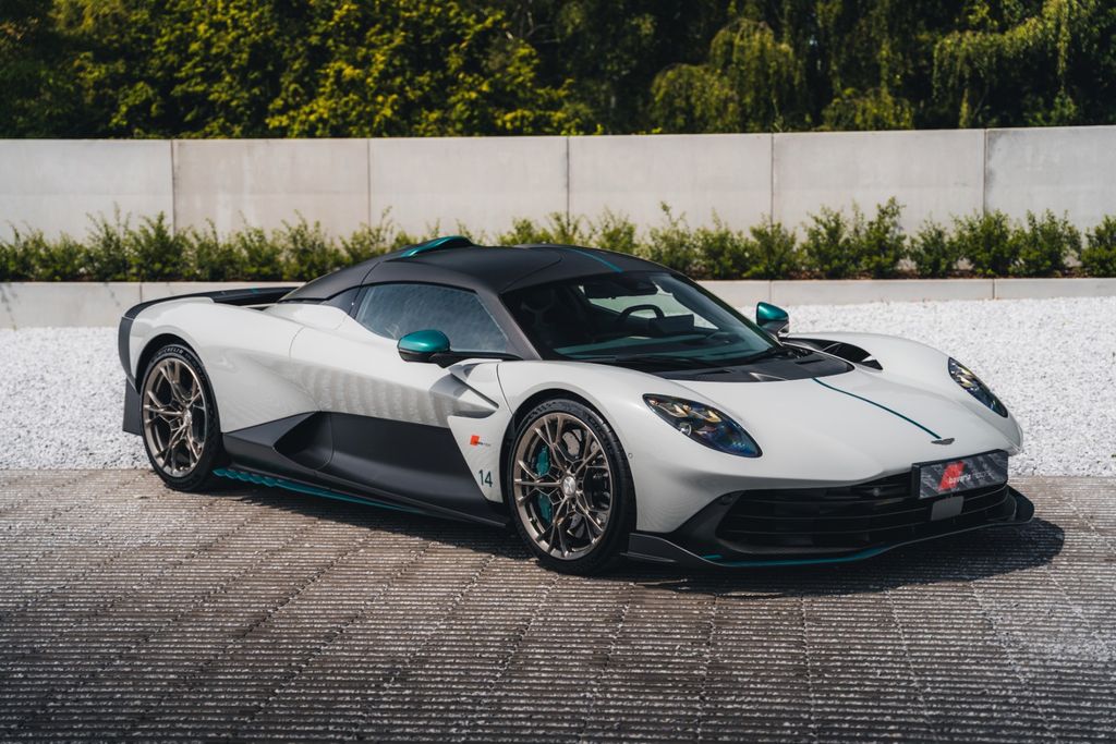 Bild des Angebotes Aston Martin Valhalla Apex Grey / Carbon / NEW / 160KM / B O