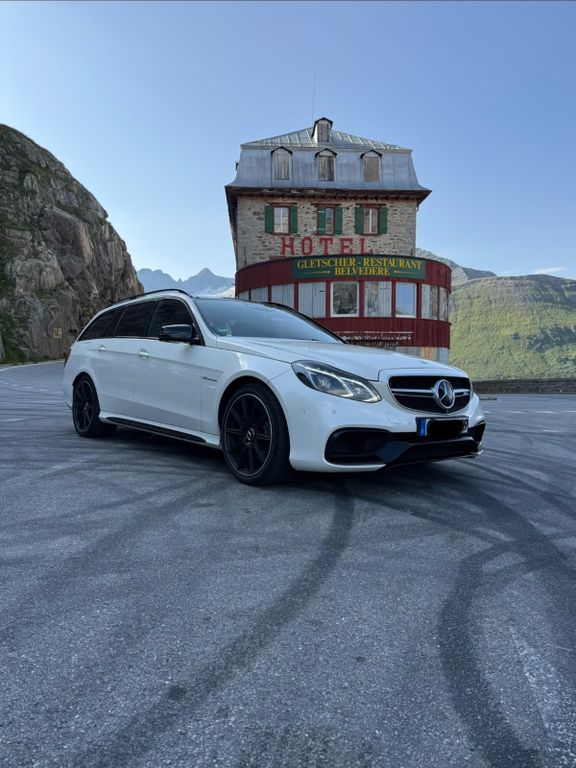Bild des Angebotes Mercedes-Benz E63S AMG 4MATIC Unfallfrei 2 Hand 8 fach bereift