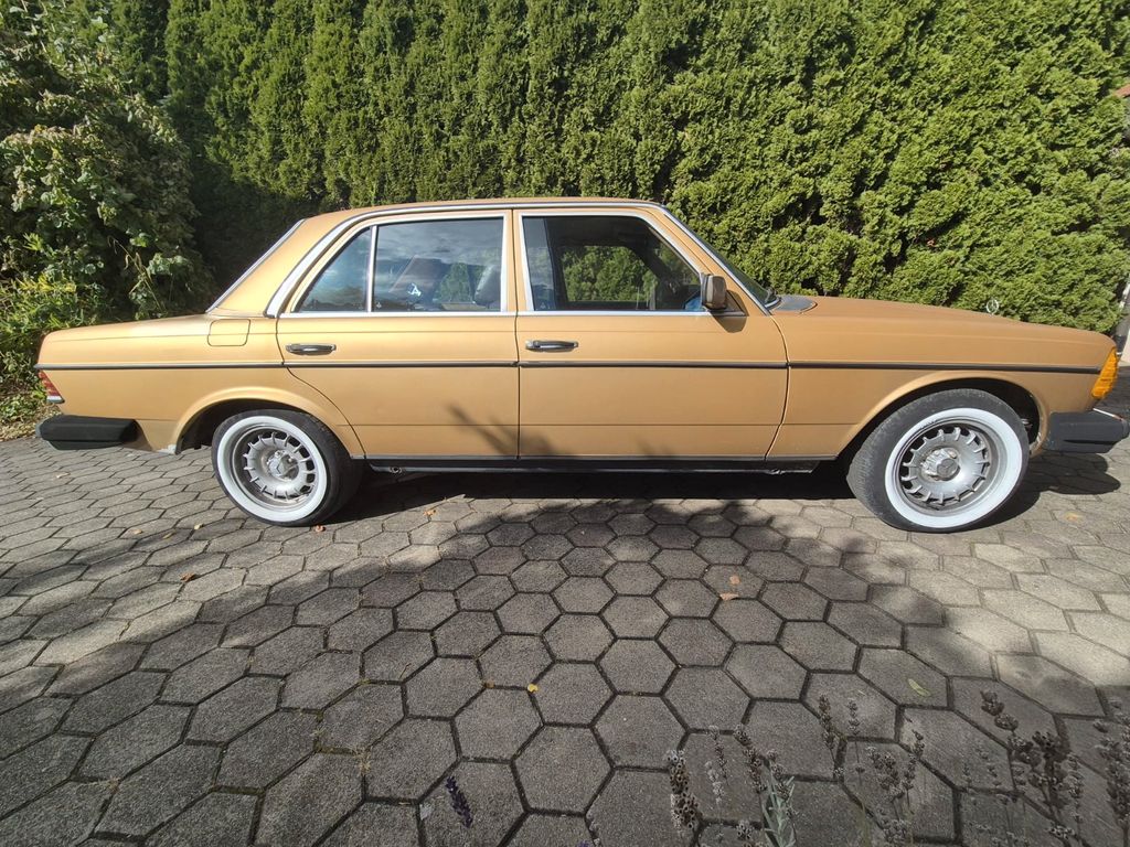Bild des Angebotes Mercedes-Benz 300 D W123