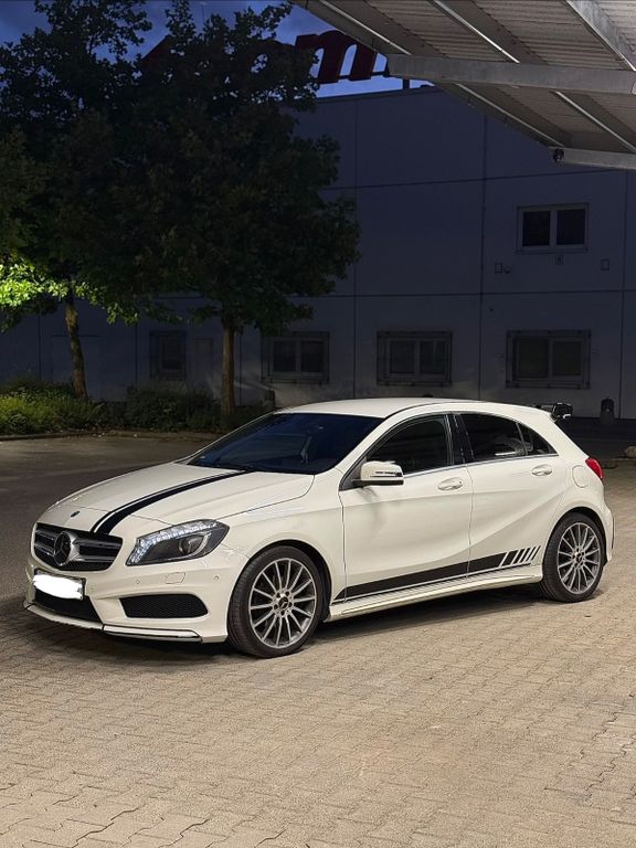 Bild des Angebotes Mercedes-Benz A 180 BlueEFFICIENCY AMG Sport Paket