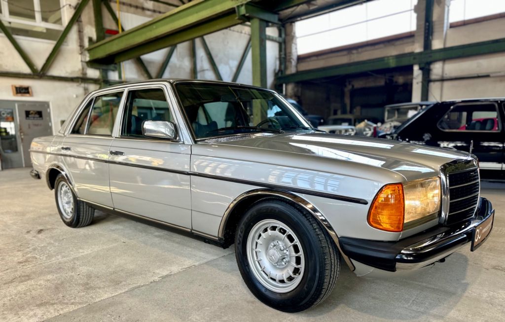 Bild des Angebotes Mercedes-Benz 280 W123 6-Zyl Klima *wunderschön* Historie!