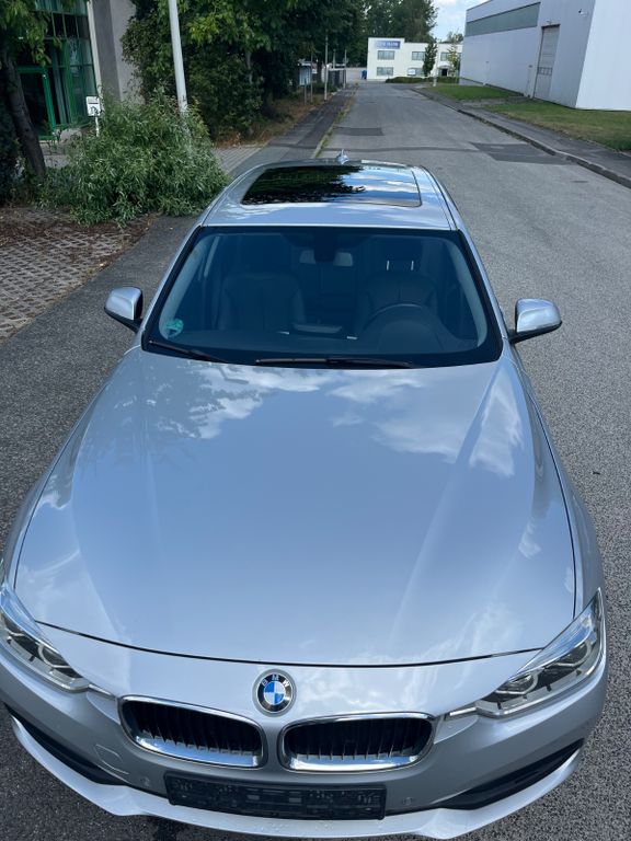 Bild des Angebotes BMW 330d xDrive Kombi,Leder,el.Dach,Webasto,1.Hand,