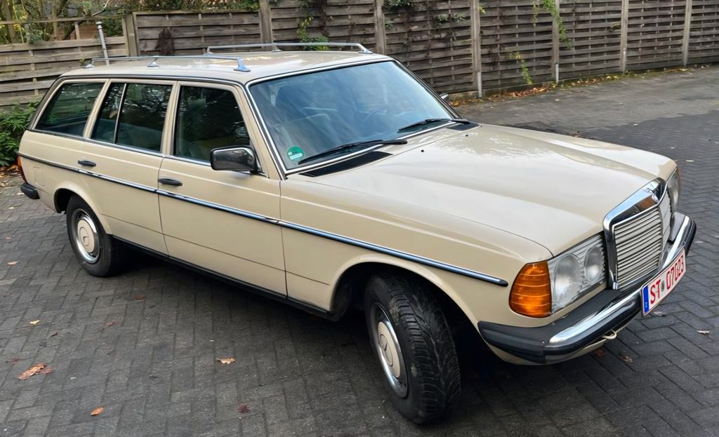 Bild des Angebotes Mercedes-Benz 230TE 5-Gang SSD Reling G-Kat