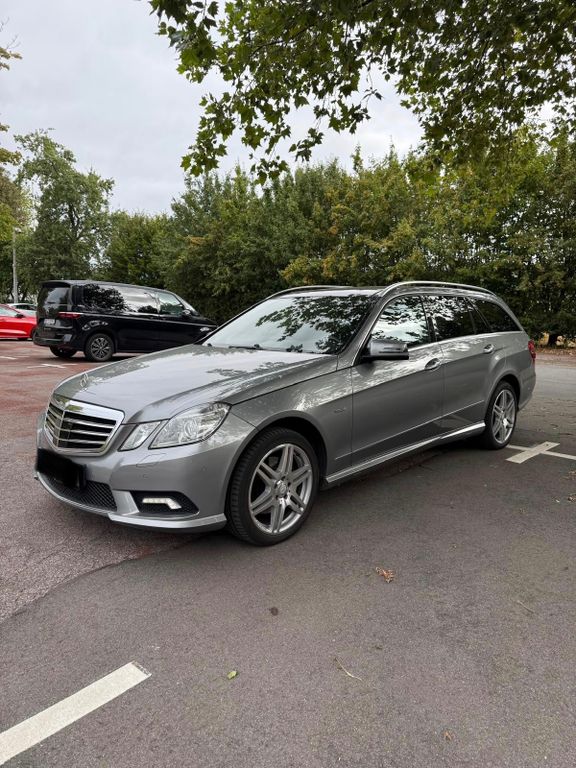 Bild des Angebotes Mercedes-Benz E 350 CDI T Avantgarde AMG-Paket Panorama AHK